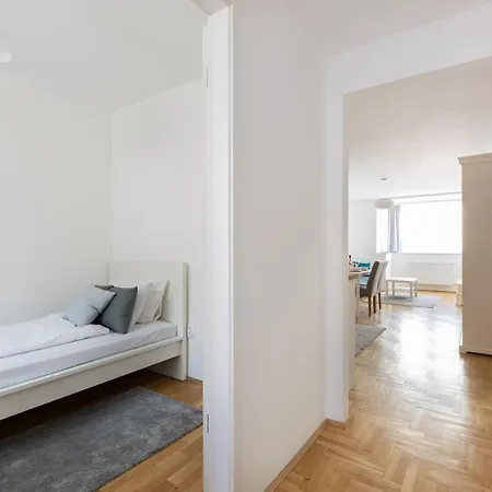 Cozy 3-bedroom In The Heart Of Apartmán Budapešť