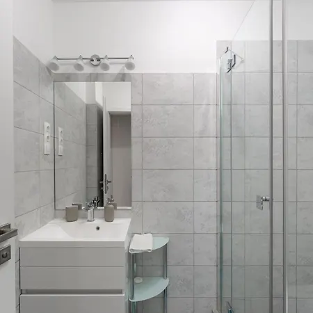 Cozy 3-bedroom In The Heart Of Budapešť