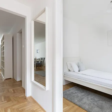 Apartmán Cozy 3-bedroom In The Heart Of *