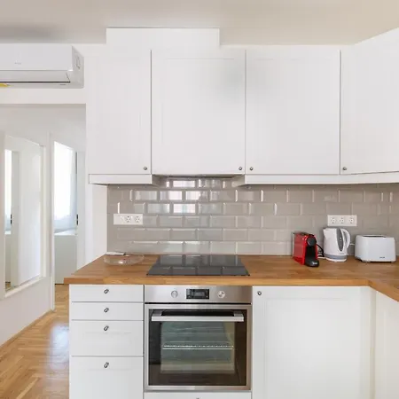 Cozy 3-bedroom In The Heart Of Apartmán Budapešť