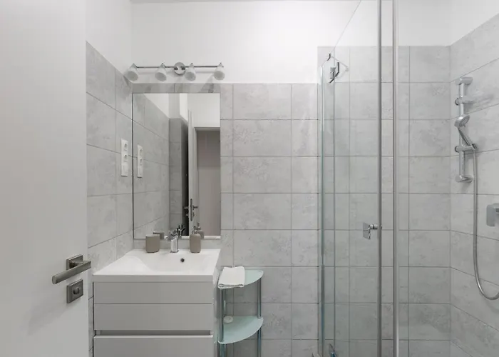Cozy 3-bedroom In The Heart Of Budapest