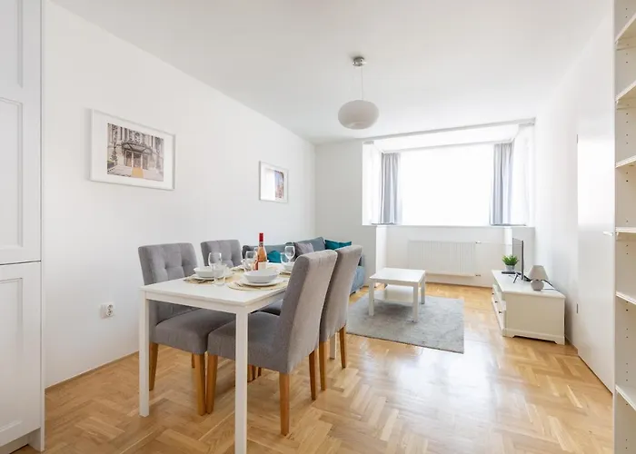 Cozy 3-bedroom In The Heart Of * Budapest